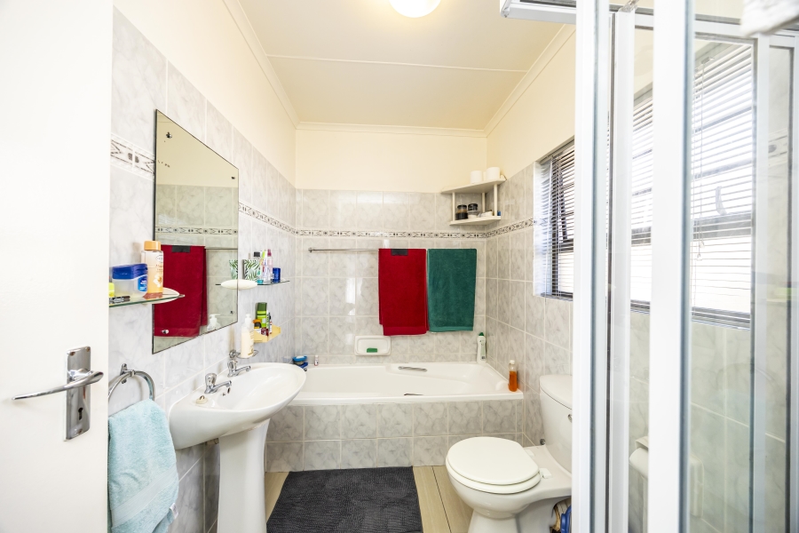 3 Bedroom Property for Sale in Beacon Bay Eastern Cape